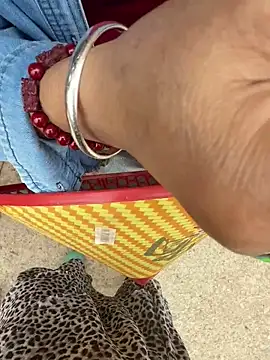 leilei998 online show from 04/05/26, 03:13