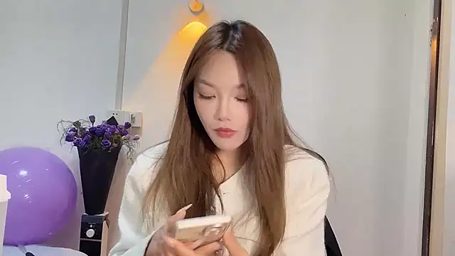 leilei998 online show from 04/12/26, 08:39