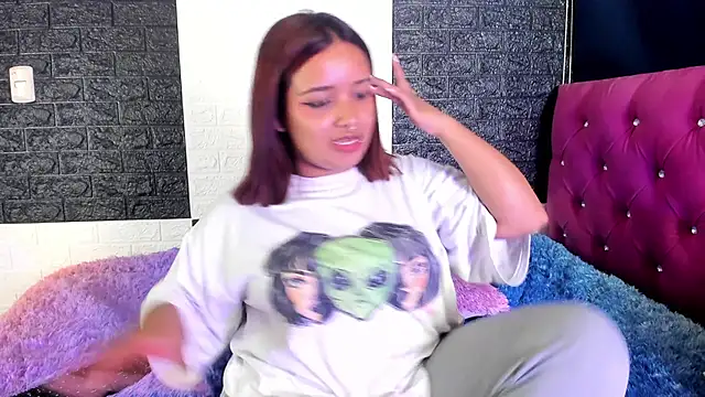 Snapshot of SofiiaCutee chatting on 03/27/26, 08:26 SofiiaCutee online show from 03/27/26, 08:26