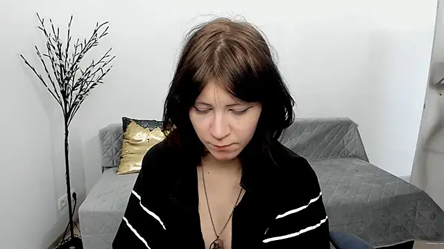 Frau Emma online show from 04/15/26, 01:15