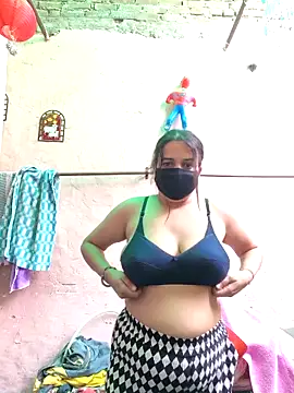 REENA-STRIP online show from 04/28/26, 05:45