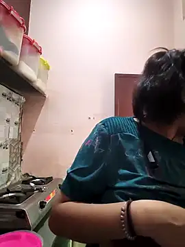 REENA-STRIP online show from 05/09/26, 07:23