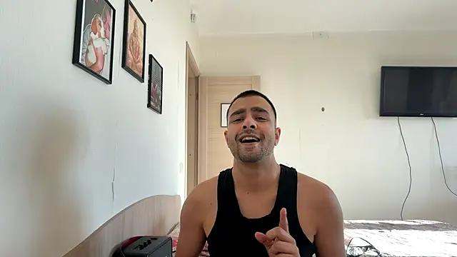 Snapshot of Daniel_ice chatting on 07/13/26, 03:22 Daniel ice online show from 07/13/26, 03:22