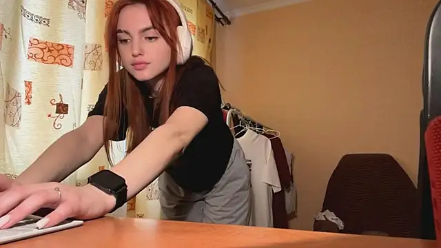 Snapshot of alisaonlyforu chatting on 04/09/26, 06:19 alisaonlyforu online show from 04/09/26, 06:19