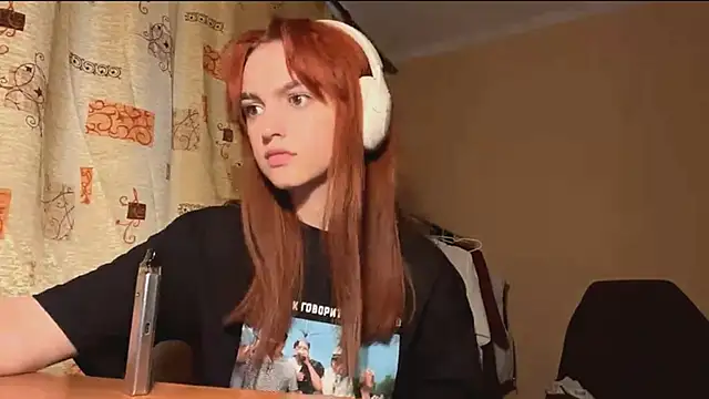 Snapshot of alisaonlyforu chatting on 04/09/26, 04:03 alisaonlyforu online show from 04/09/26, 04:03