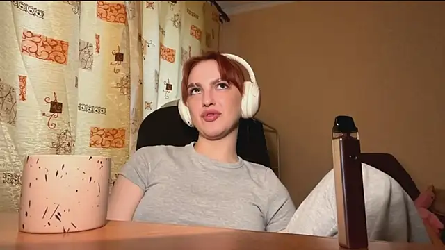 Snapshot of alisaonlyforu chatting on 04/04/26, 02:56 alisaonlyforu online show from 04/04/26, 02:56