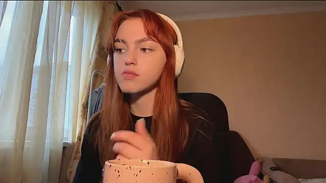 Snapshot of alisaonlyforu chatting on 04/08/26, 07:10 alisaonlyforu online show from 04/08/26, 07:10