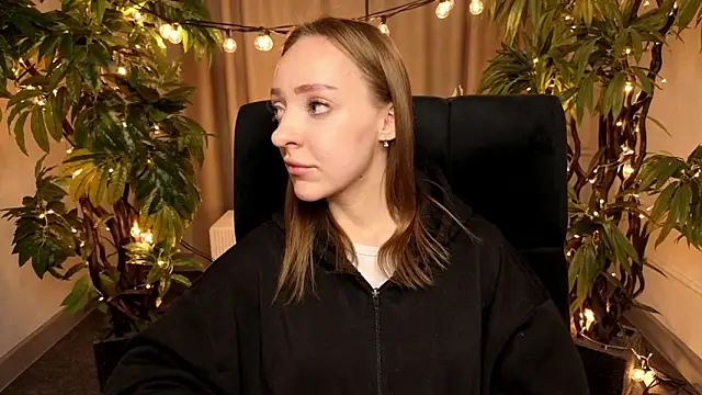 Snapshot of GertrudeWilson chatting on 03/23/26, 08:58 GertrudeWilson online show from 03/23/26, 08:58