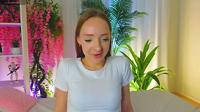 Snapshot of GertrudeWilson chatting on 03/27/26, 06:44 GertrudeWilson online show from 03/27/26, 06:44