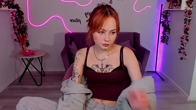 MiaSensitive online show from 04/19/26, 01:23
