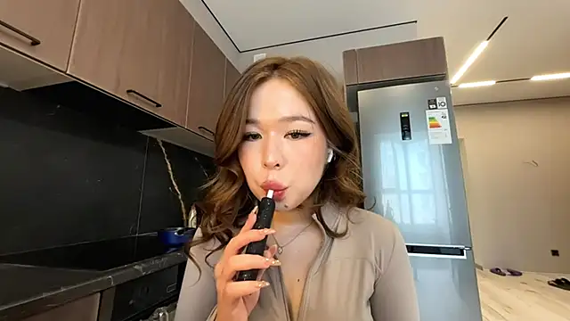 EffieCappaert online show from 03/31/26, 06:04