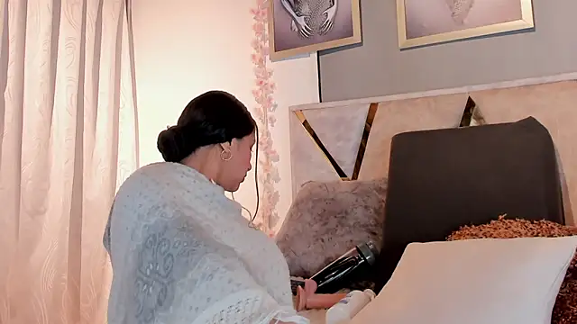 Mrs Daniels online show from 04/07/26, 12:34