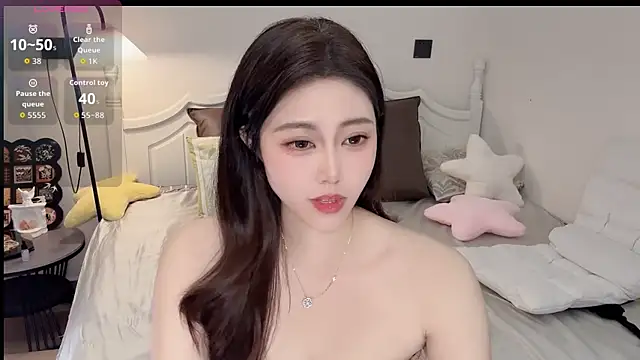 Snapshot of Siren_M chatting on 06/27/26, 12:33 Siren M online show from 06/27/26, 12:33