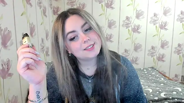 Snapshot of Agathameoww chatting on 04/26/26, 01:14 Agathameoww online show from 04/26/26, 01:14