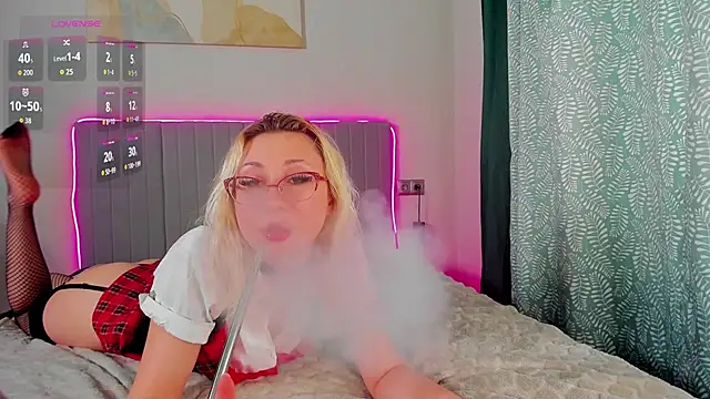 Snapshot of LaineWilliams chatting on 04/04/26, 02:34 LaineWilliams online show from 04/04/26, 02:34