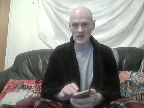 Snapshot of Useless_Wanker chatting on 06/02/26, 01:16 Useless Wanker online show from 06/02/26, 01:16