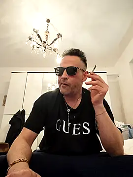 Snapshot of FINCHELABARCAVA chatting on 03/29/26, 04:30 FINCHELABARCAVA online show from 03/29/26, 04:30