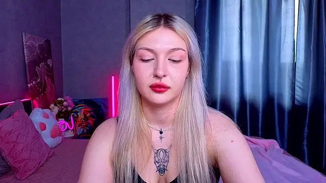 BlondieSummer online show from 03/20/26, 07:53