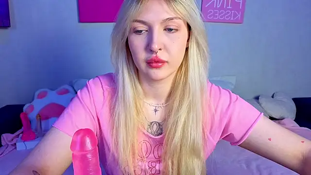 BlondieSummer online show from 05/17/26, 09:09