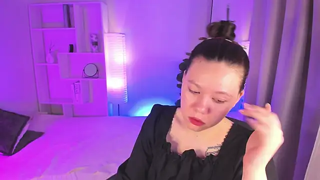 Vanessa ama online show from 04/06/26, 02:07