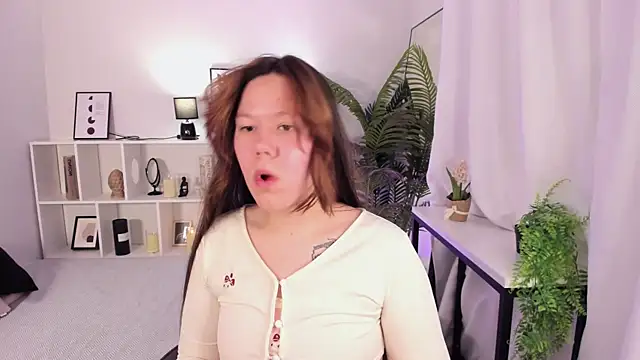 Vanessa ama online show from 04/10/26, 01:51