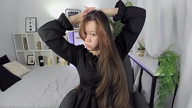 Vanessa ama online show from 04/11/26, 05:37