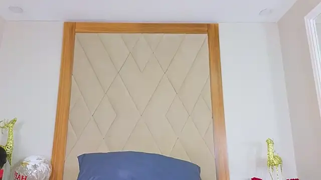 CharlotteMonrroe online show from 04/18/26, 03:03