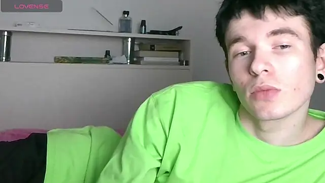 Snapshot of Ernest_ice chatting on 04/06/26, 04:30 Ernest ice online show from 04/06/26, 04:30