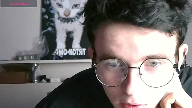 Snapshot of Ernest_ice chatting on 04/14/26, 05:29 Ernest ice online show from 04/14/26, 05:29