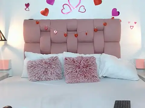 Keilafoxx18 online show from 03/24/26, 01:00