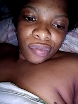 Snapshot of Smalltitiesxxx chatting on 04/12/26, 02:48 Smalltitiesxxx online show from 04/12/26, 02:48