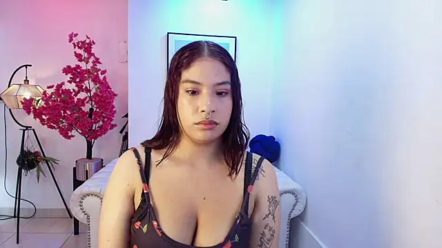Snapshot of Natalia_cartier chatting on 06/17/26, 03:39 Natalia cartier online show from 06/17/26, 03:39