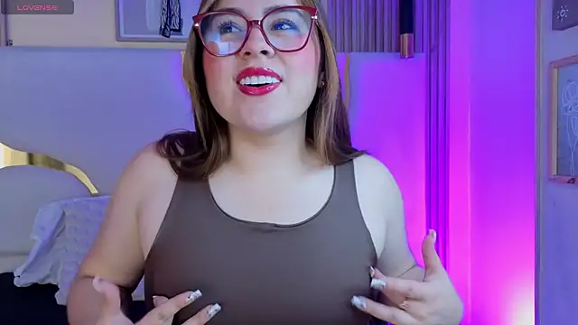 Renata Jones1 online show from 04/07/26, 11:45