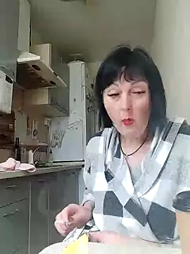 HelgaDennis online show from 04/01/26, 02:03