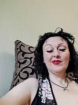 HelgaDennis online show from 05/31/26, 06:19