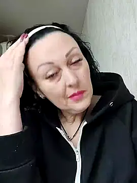 HelgaDennis online show from 04/10/26, 05:14