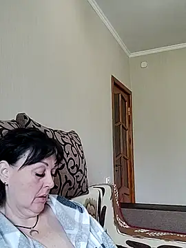 HelgaDennis online show from 05/02/26, 01:49