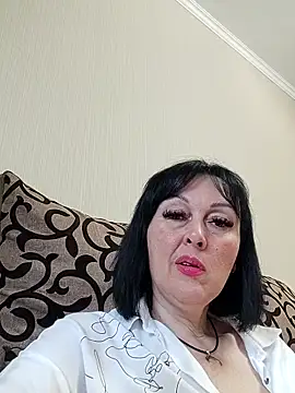HelgaDennis online show from 06/15/26, 04:23