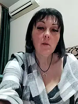 HelgaDennis online show from 04/23/26, 08:32