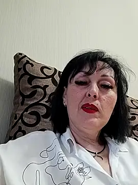 HelgaDennis online show from 06/01/26, 05:45