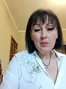 HelgaDennis online show from 05/29/26, 05:46