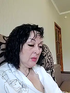 HelgaDennis online show from 06/10/26, 07:53