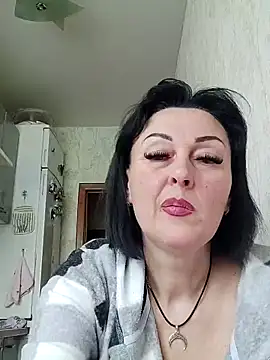 HelgaDennis online show from 04/18/26, 08:38