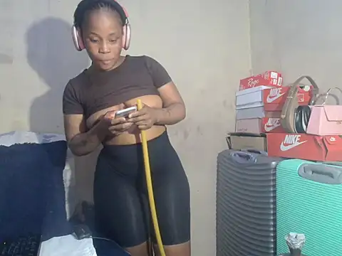 Lindabee200 online show from 05/14/26, 03:31