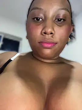 Snapshot of _RouseEvans_ chatting on 04/16/26, 03:51 RouseEvans online show from 04/16/26, 03:51