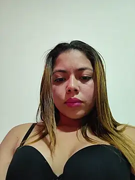 Yelii  online show from 06/17/26, 08:30