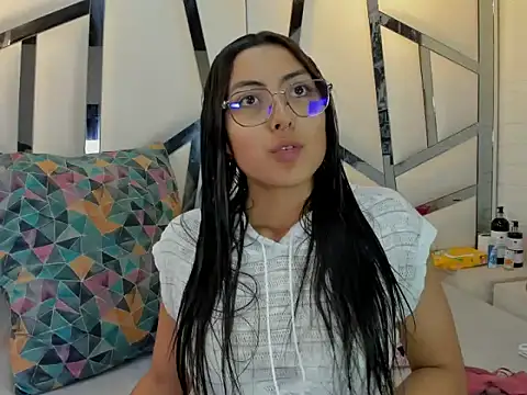 Snapshot of Sasha_Greyhh chatting on 04/09/26, 01:50 Sasha Greyhh online show from 04/09/26, 01:50