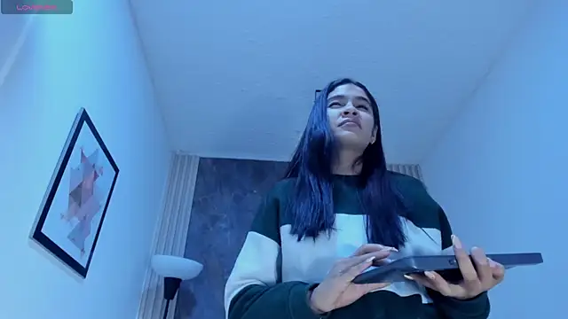 Snapshot of alina_sauvage chatting on 04/14/26, 11:26 alina sauvage online show from 04/14/26, 11:26