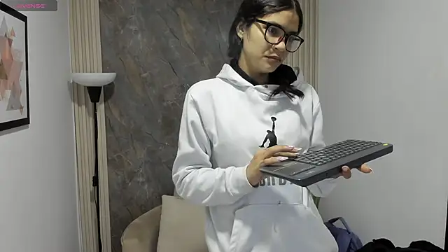 alina sauvage online show from 06/12/26, 11:30