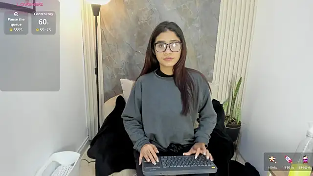 Snapshot of alina_sauvage chatting on 03/30/26, 12:17 alina sauvage online show from 03/30/26, 12:17